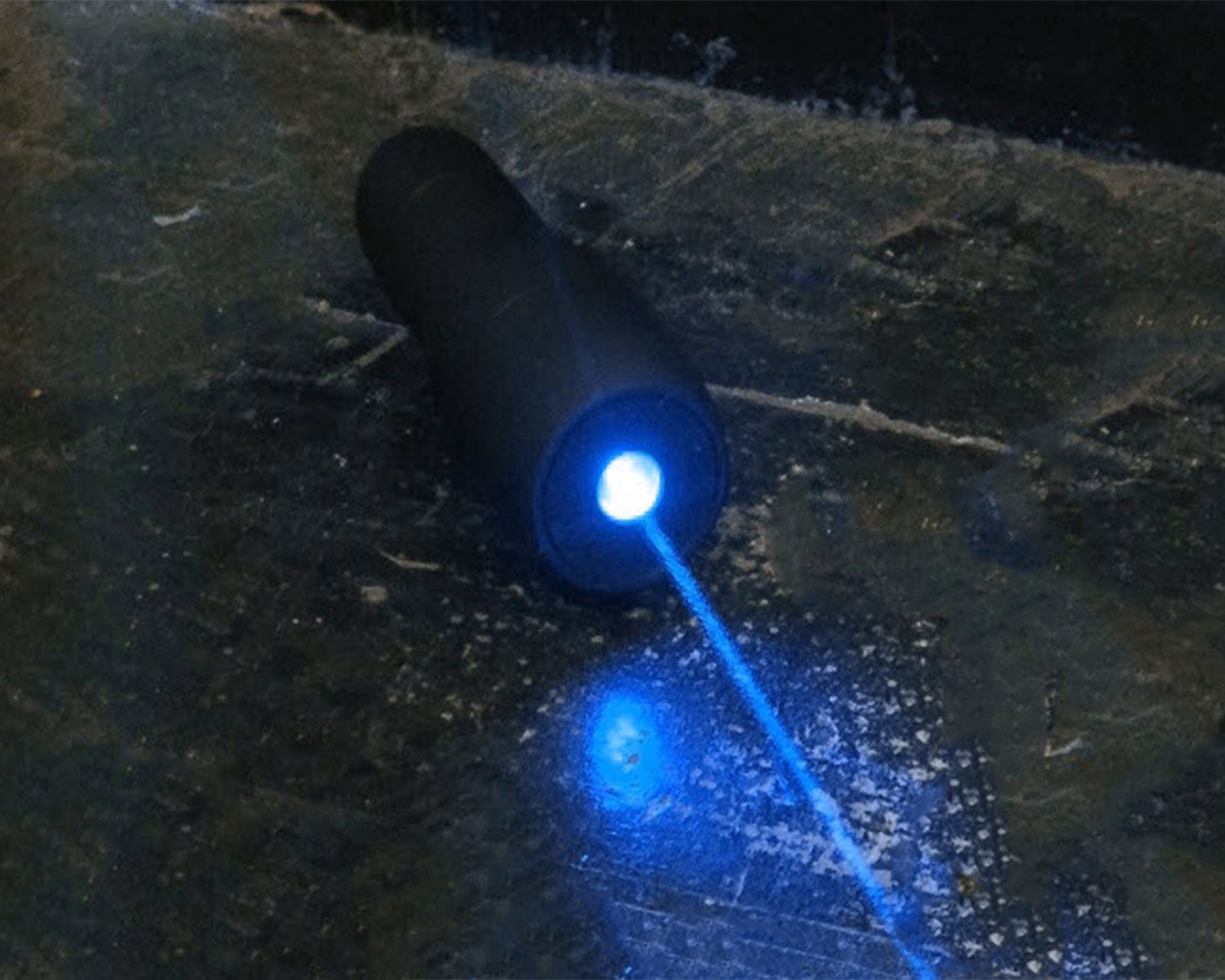 (image for) High Power Blue Handheld Laser Pointer 450nm - Click Image to Close